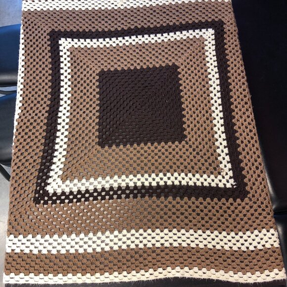 Afghan Blanket Hand Knit Brown White Large Full Size 62" x 62" Vintage MCM HUGE - Picture 2 of 5